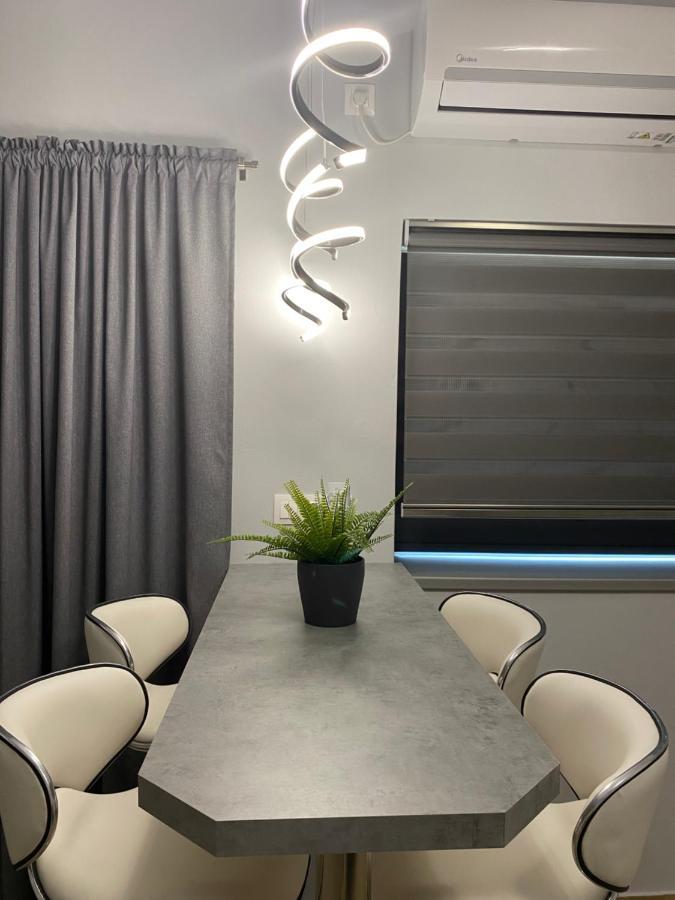Camelia Luxury